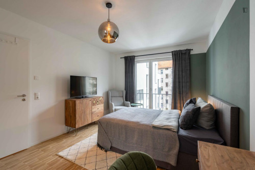 Ample double bedroom in the Moabit area