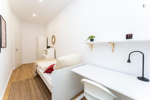 Bright single bedroom in residential Oberschöneweide