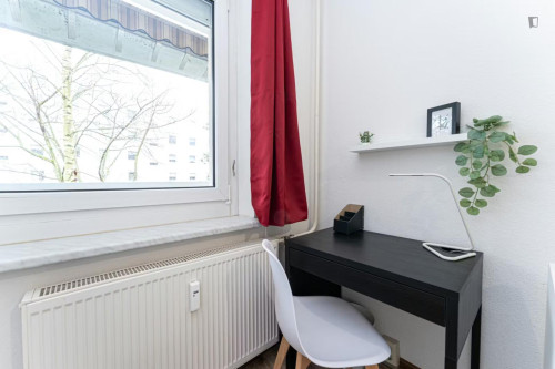 Neat single bedroom near Rehbrücke train station