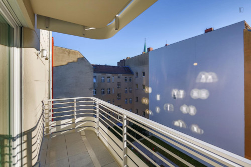 Double bedroom, with balcony, in 4-bedroom apartment