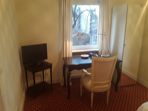 Studio near Alte Oper metro station
