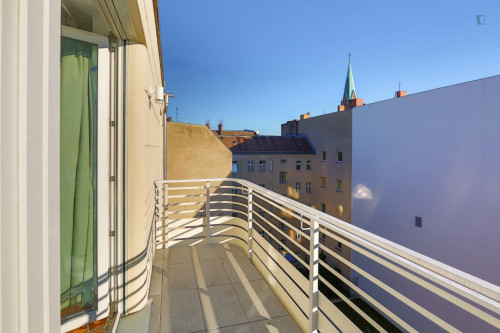 Double bedroom, with balcony, in 4-bedroom apartment