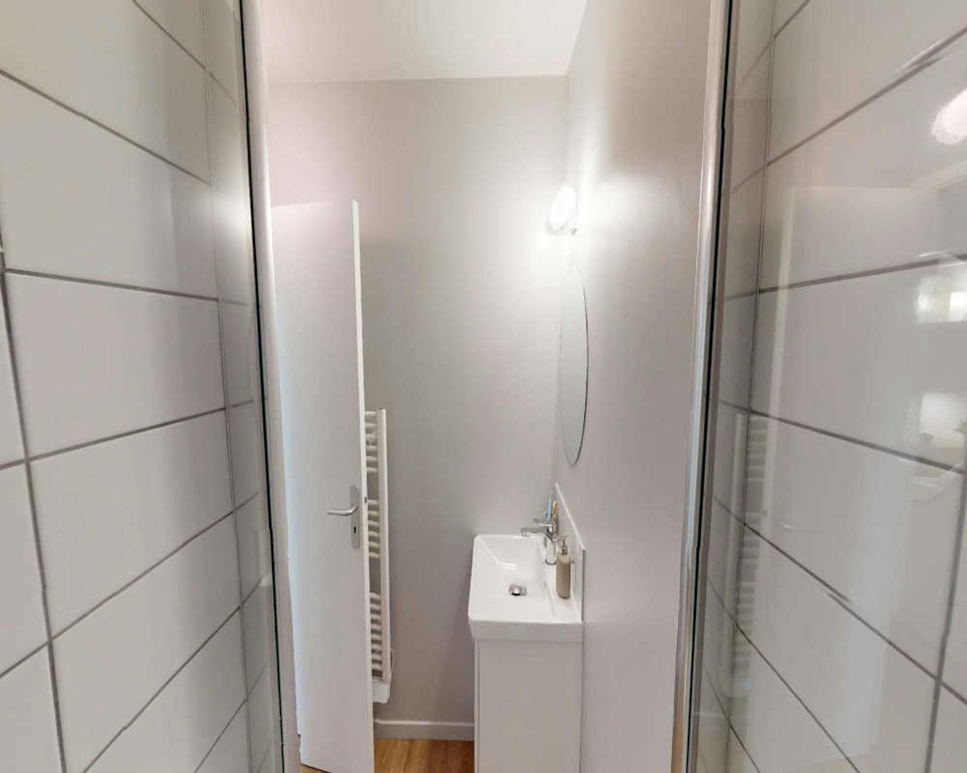  Private Room  -  Place du 19 Mars 1962, Paris  - Gallery -  1