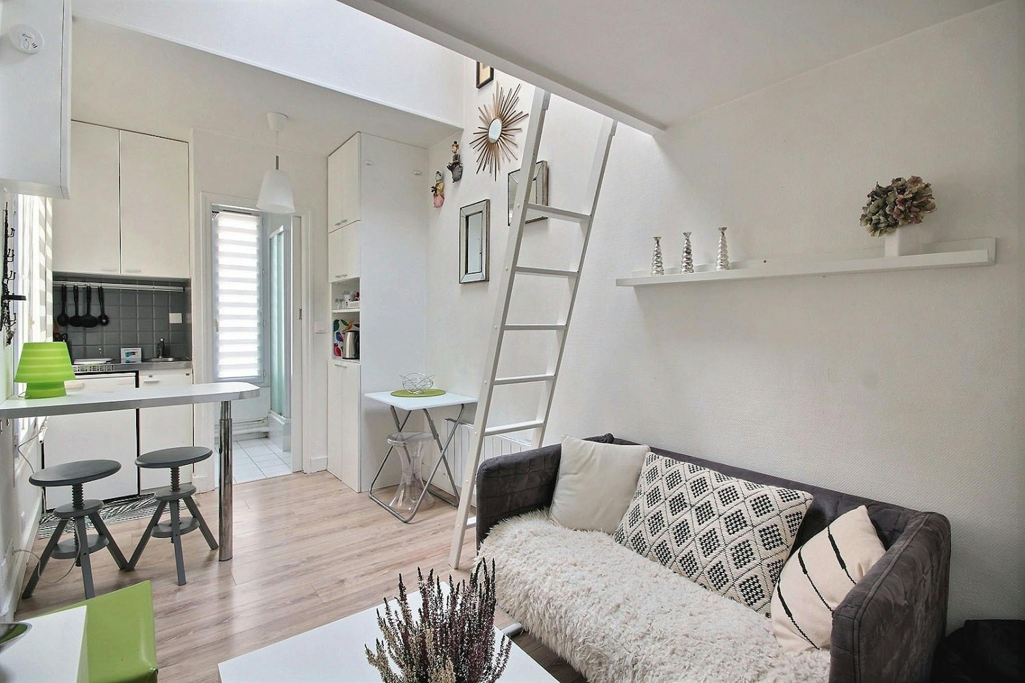  Entire Place  -  Rue de l'Annonciation, Paris  - Gallery -  1