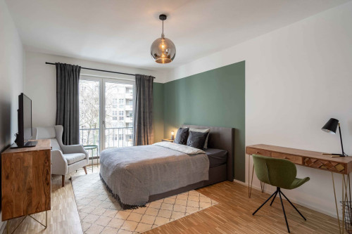 Room in Tauroggener Straße, Berlin for 114 m² with 4 bedrooms