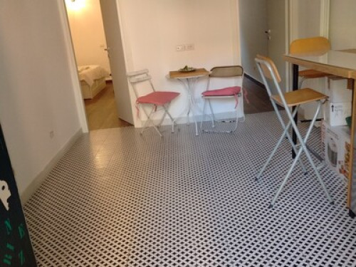 San Lorenzo area room with patio 