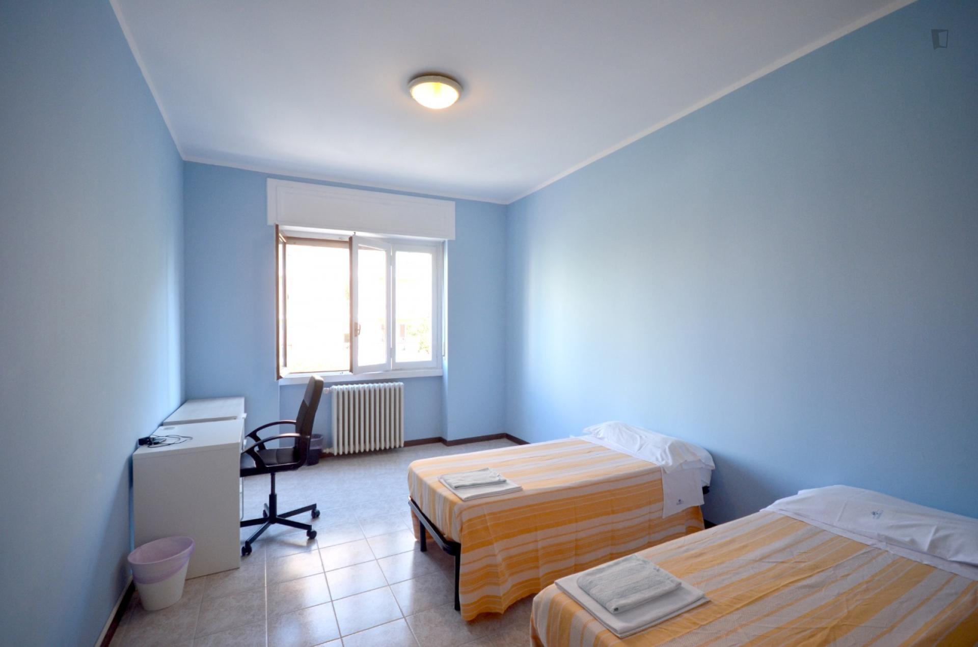  Bed In A Twin Bedroom Close To Romolo Metro Station  -  Bed in a twin bedroom close to Romolo metro station  - Gallery -  1