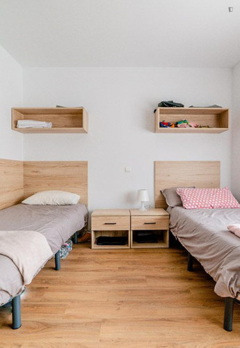 Bed in twin bedroom close to the UNIR - Gallery - 26