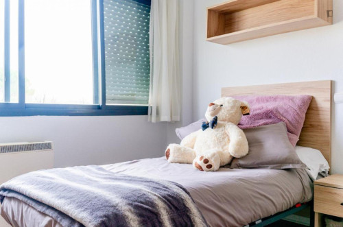 Bed in twin bedroom close to the UNIR - Gallery - 8