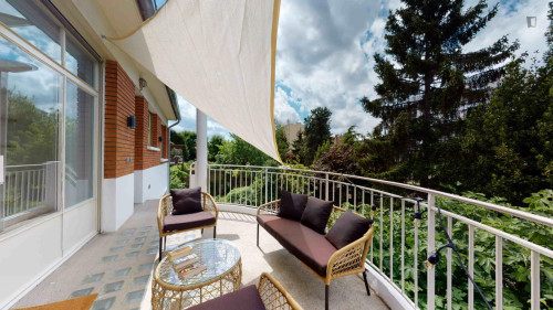 Nice double bedroom near Parc de la Maison Blanche