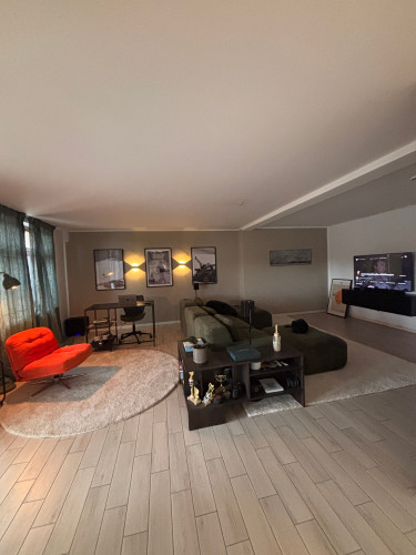 Stylish 2-room penthouse apartment with a balcony and a view of the Frauenkirche — fully furnished in Dresden