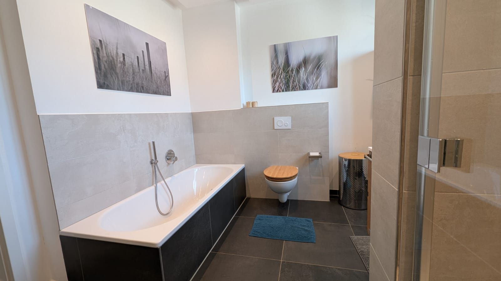  Modern Furnished Semi-Detached House With A View Of Greenery In Bergisch Gladbach.  -  Modern furnished semi-detached house with a view of greenery in Bergisch Gladbach.  - Gallery -  13