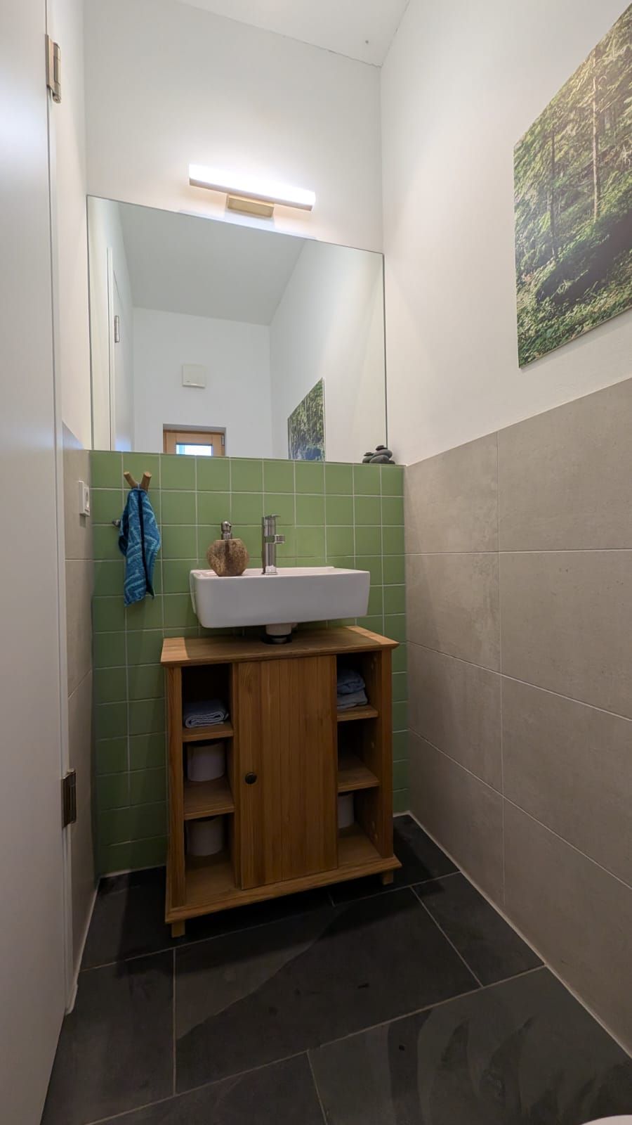  Modern Furnished Semi-Detached House With A View Of Greenery In Bergisch Gladbach.  -  Modern furnished semi-detached house with a view of greenery in Bergisch Gladbach.  - Gallery -  11