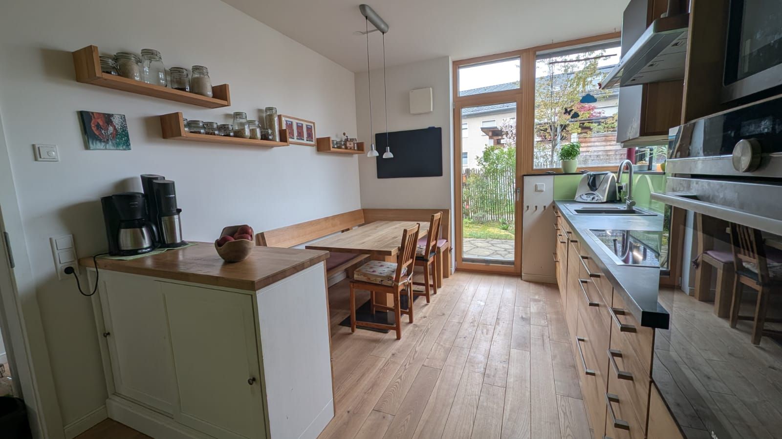  Modern Furnished Semi-Detached House With A View Of Greenery In Bergisch Gladbach.  -  Modern furnished semi-detached house with a view of greenery in Bergisch Gladbach.  - Gallery -  20