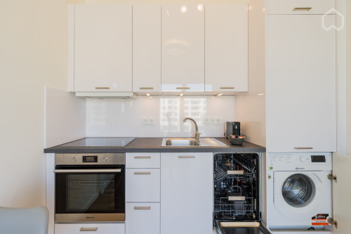 Nice and neat suite located in Tiergarten