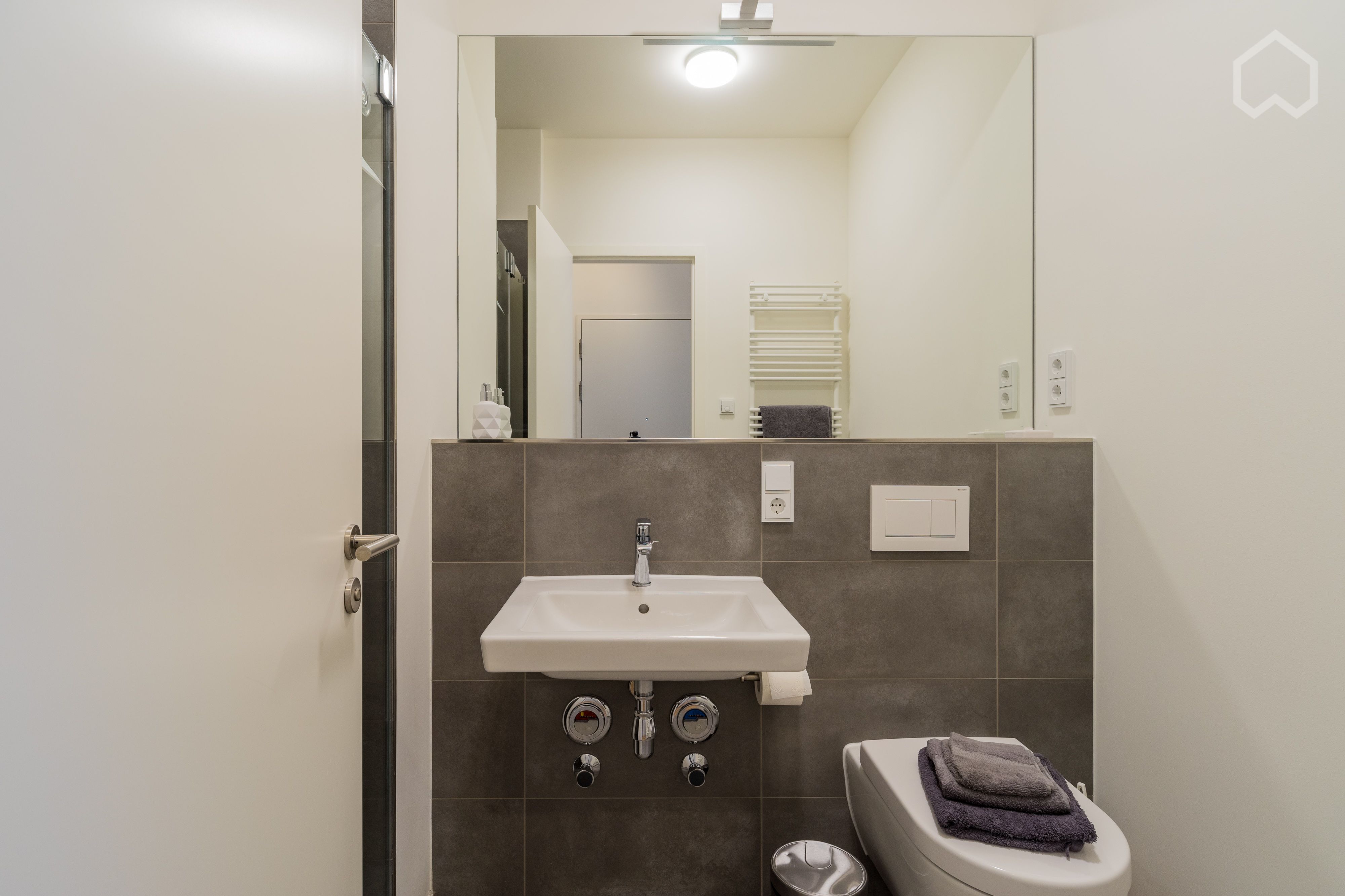  Nice And Neat Suite Located In Tiergarten  -  Nice and neat suite located in Tiergarten  - Gallery -  33