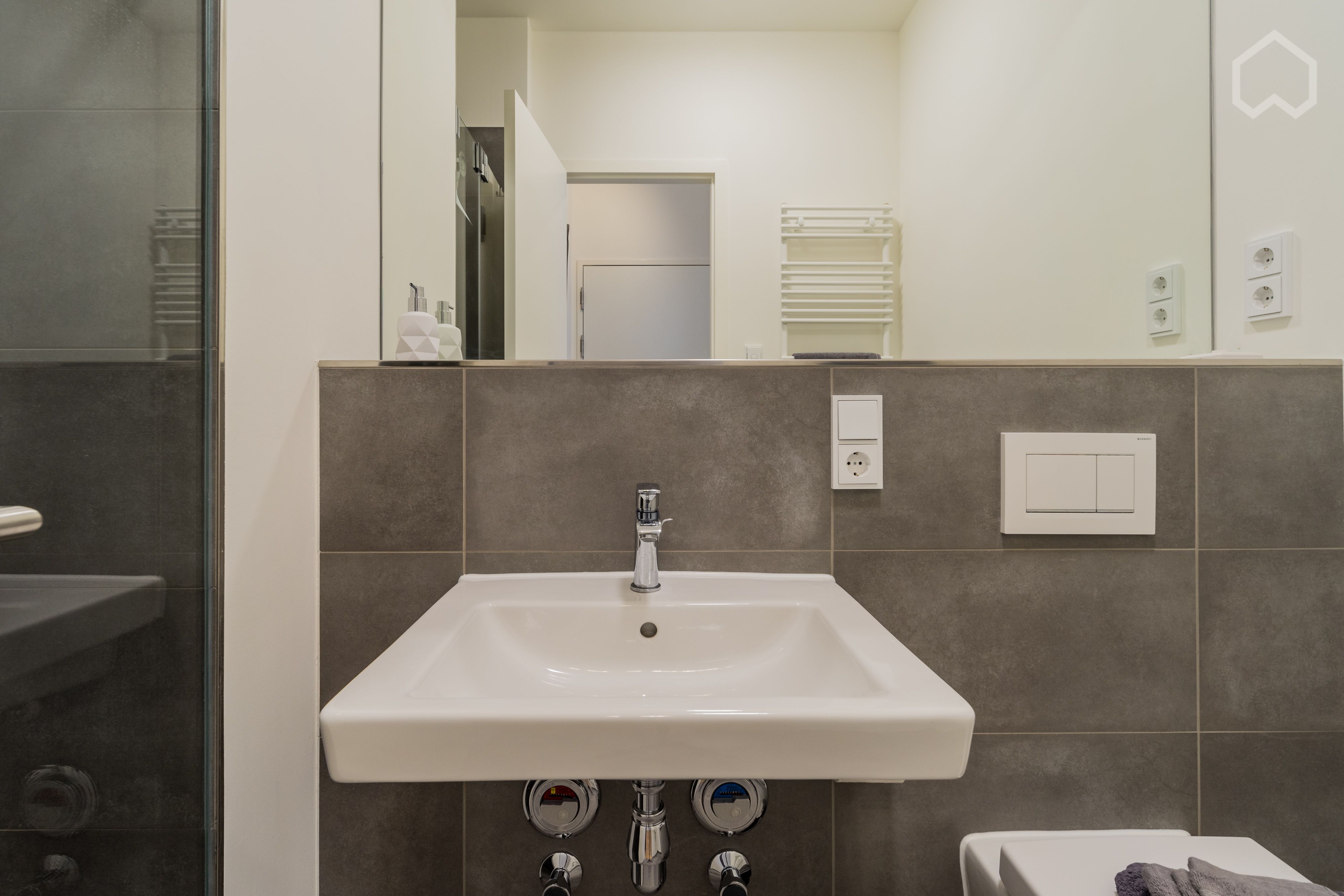  Nice And Neat Suite Located In Tiergarten  -  Nice and neat suite located in Tiergarten  - Gallery -  34