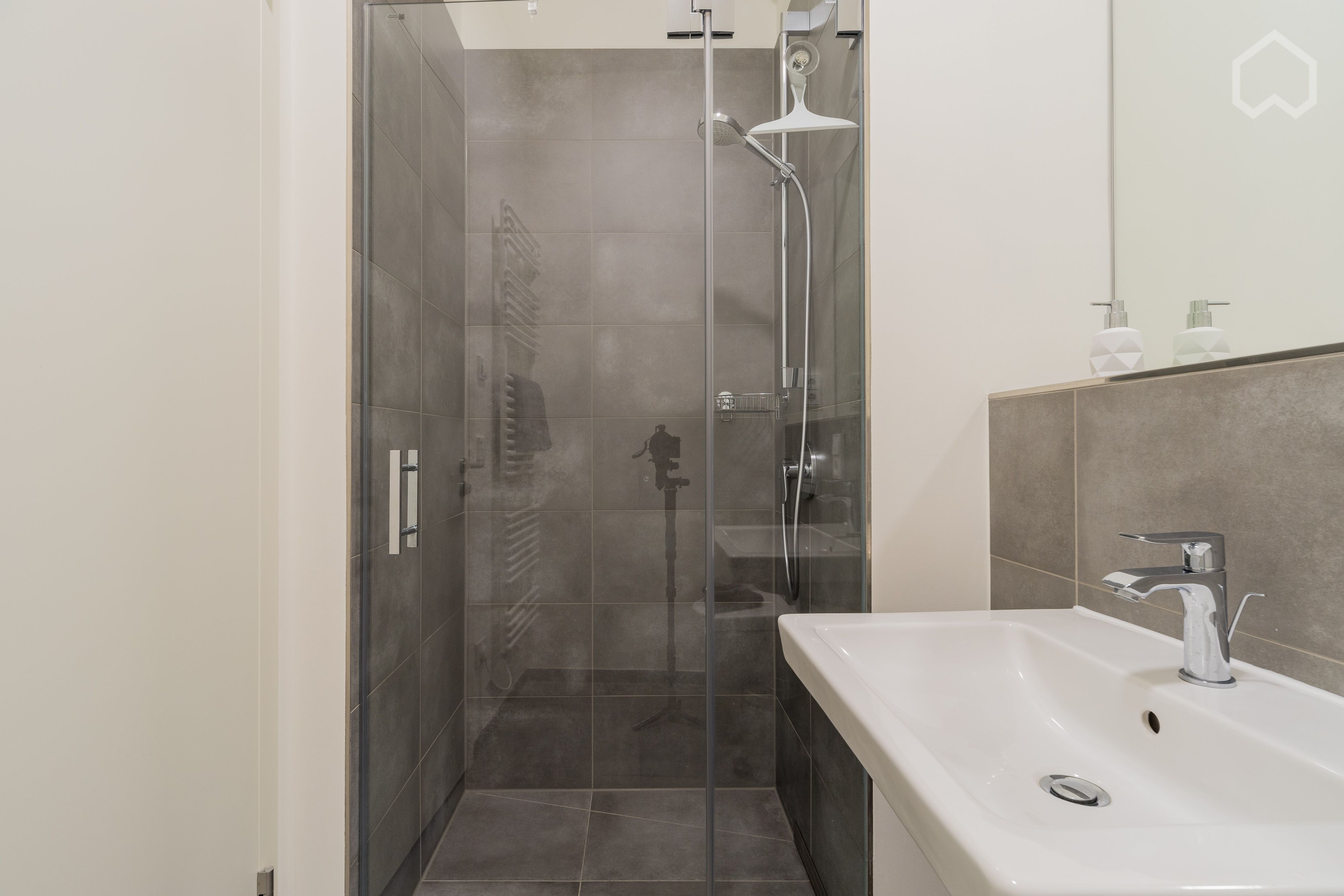  Nice And Neat Suite Located In Tiergarten  -  Nice and neat suite located in Tiergarten  - Gallery -  10