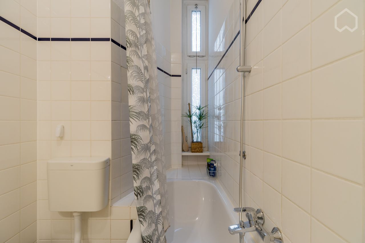  Charming & Bright Apartment With A Cozy Balcony Near Gesundbrunnen  -  Charming & Bright Apartment with a Cozy Balcony near Gesundbrunnen  - Gallery -  13