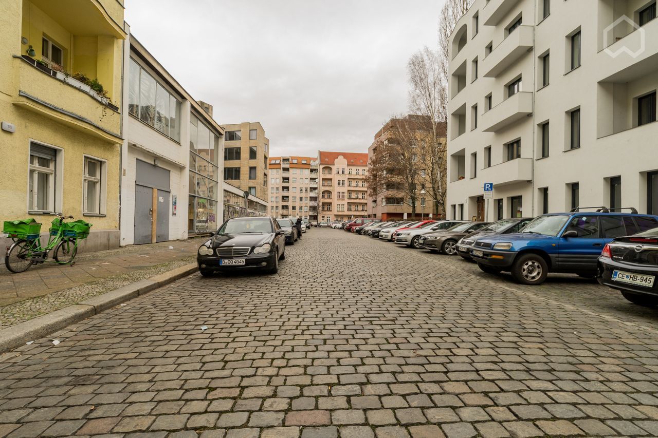  Charming & Bright Apartment With A Cozy Balcony Near Gesundbrunnen  -  Charming & Bright Apartment with a Cozy Balcony near Gesundbrunnen  - Gallery -  3