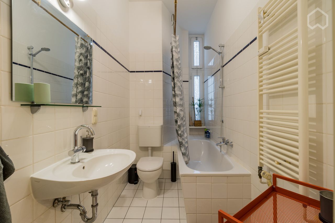  Charming & Bright Apartment With A Cozy Balcony Near Gesundbrunnen  -  Charming & Bright Apartment with a Cozy Balcony near Gesundbrunnen  - Gallery -  14