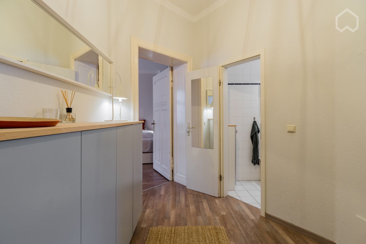  Charming & Bright Apartment With A Cozy Balcony Near Gesundbrunnen  -  Charming & Bright Apartment with a Cozy Balcony near Gesundbrunnen  - Gallery -  11