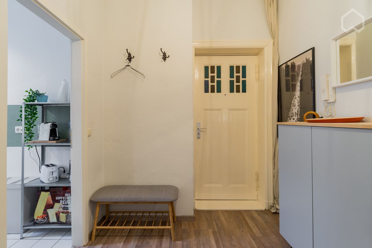  Charming & Bright Apartment With A Cozy Balcony Near Gesundbrunnen  -  Charming & Bright Apartment with a Cozy Balcony near Gesundbrunnen  - Gallery -  10