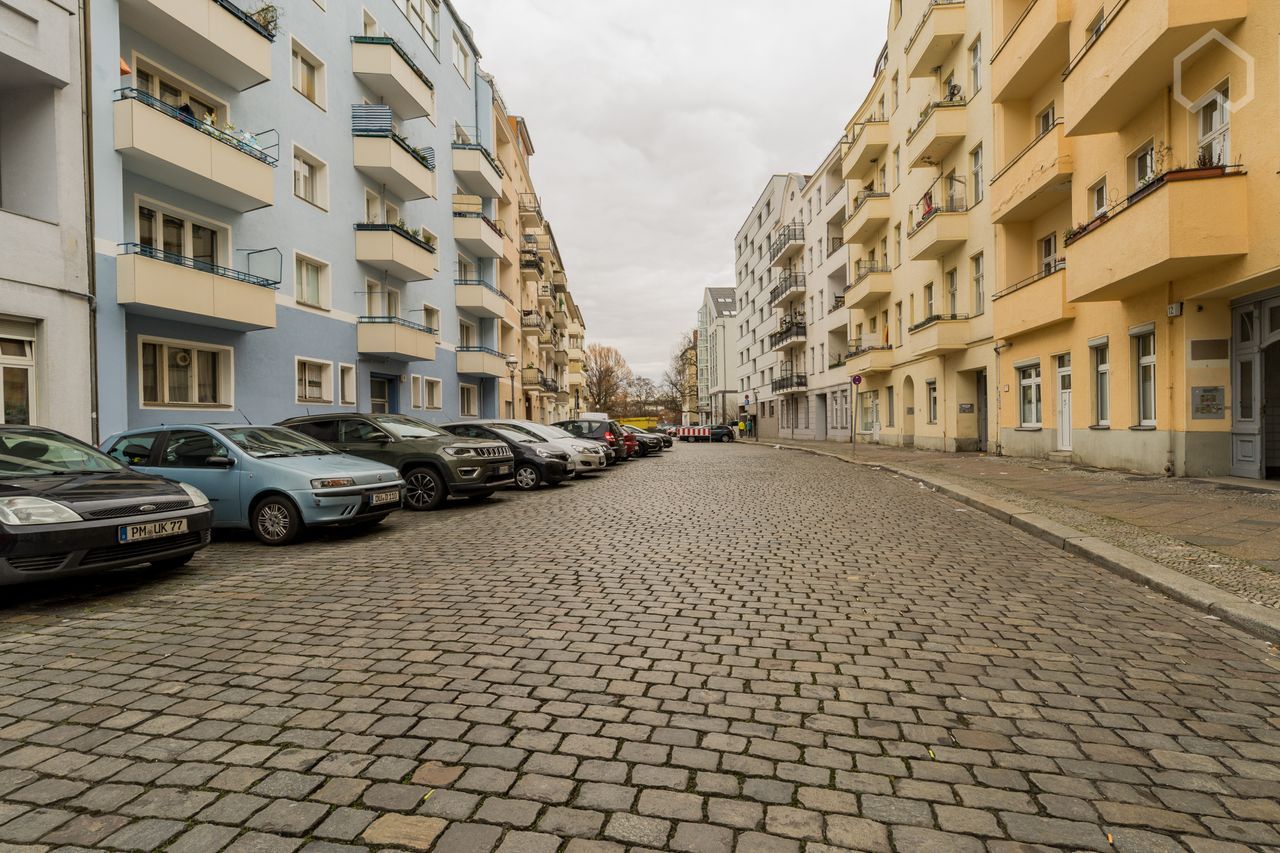  Charming & Bright Apartment With A Cozy Balcony Near Gesundbrunnen  -  Charming & Bright Apartment with a Cozy Balcony near Gesundbrunnen  - Gallery -  2