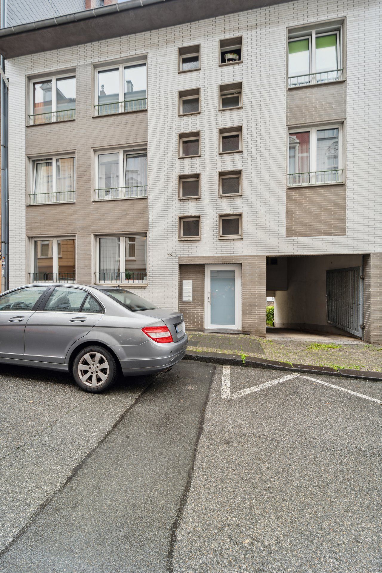 125sqm 4 BR 2 Bath With Balcony To South Side In Elberfeld 10 Min From Wuppertal Hbf. - 7