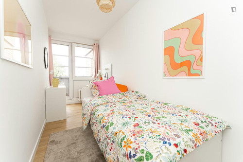 Inviting single bedroom in the Rehberge park