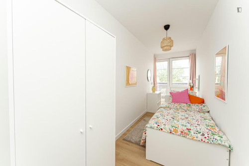 Inviting single bedroom in the Rehberge park