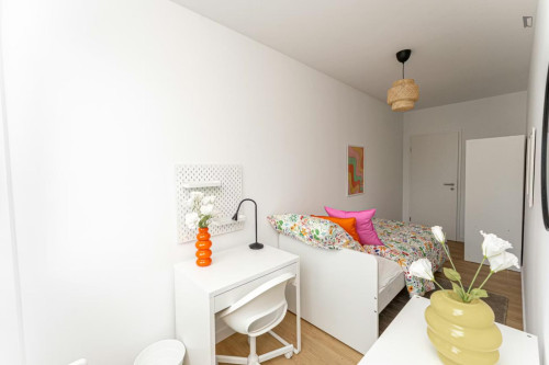 Inviting single bedroom in the Rehberge park