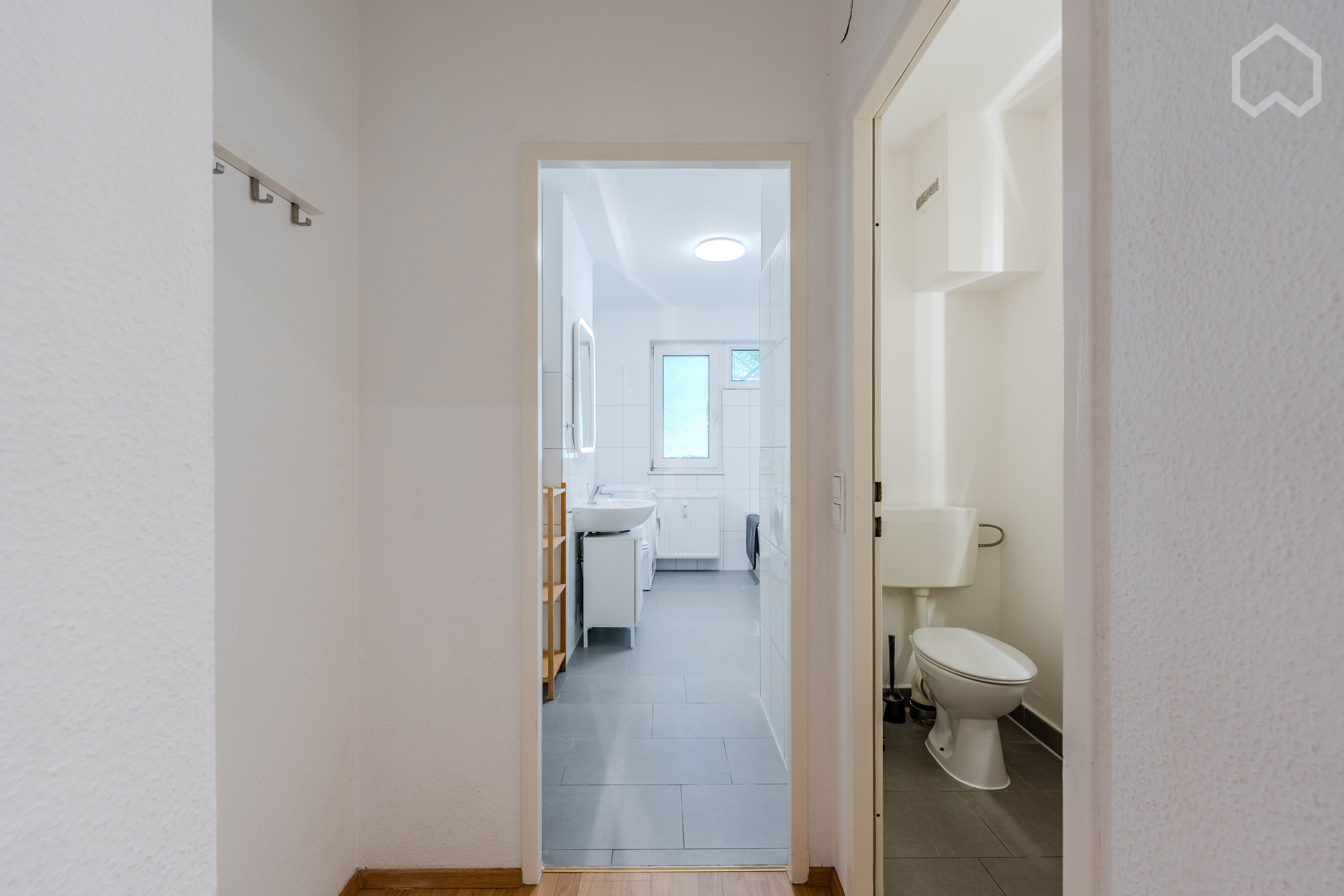  Furnished 5-Room Apartment In A Great Neighborhood Location- Perfect For Students  -  Furnished 5-room apartment in a great neighborhood location- Perfect for students  - Gallery -  14