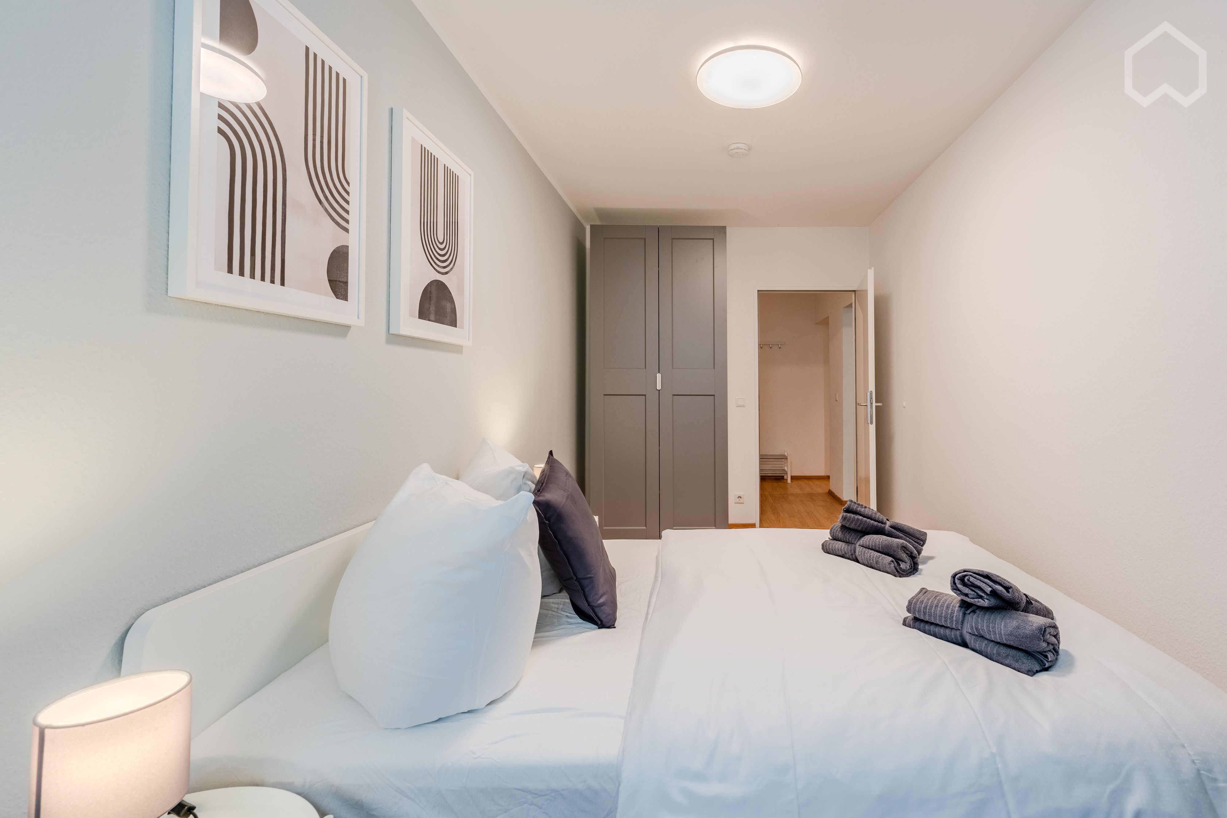  Furnished 5-Room Apartment In A Great Neighborhood Location- Perfect For Students  -  Furnished 5-room apartment in a great neighborhood location- Perfect for students  - Gallery -  6