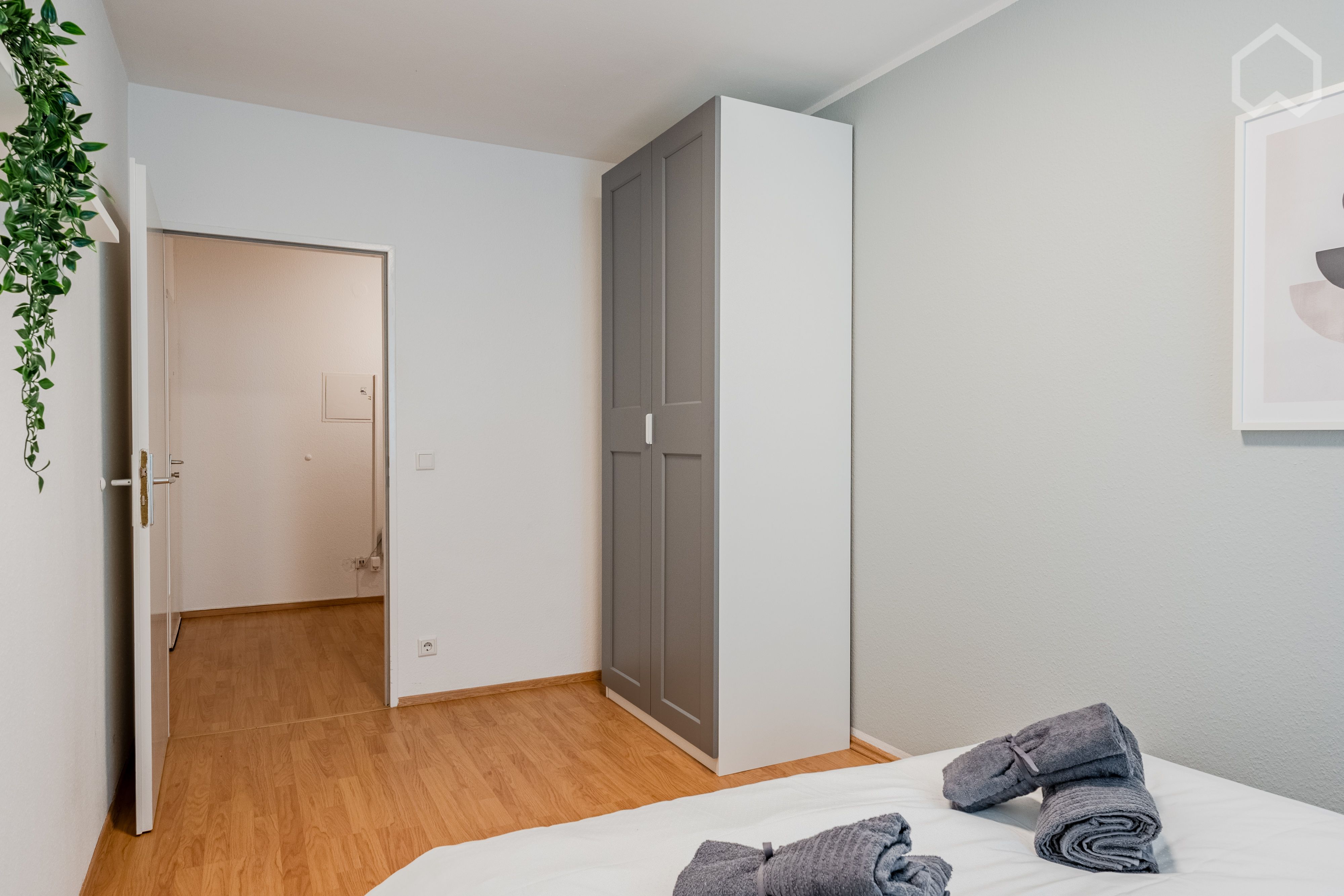  Furnished 5-Room Apartment In A Great Neighborhood Location- Perfect For Students  -  Furnished 5-room apartment in a great neighborhood location- Perfect for students  - Gallery -  9