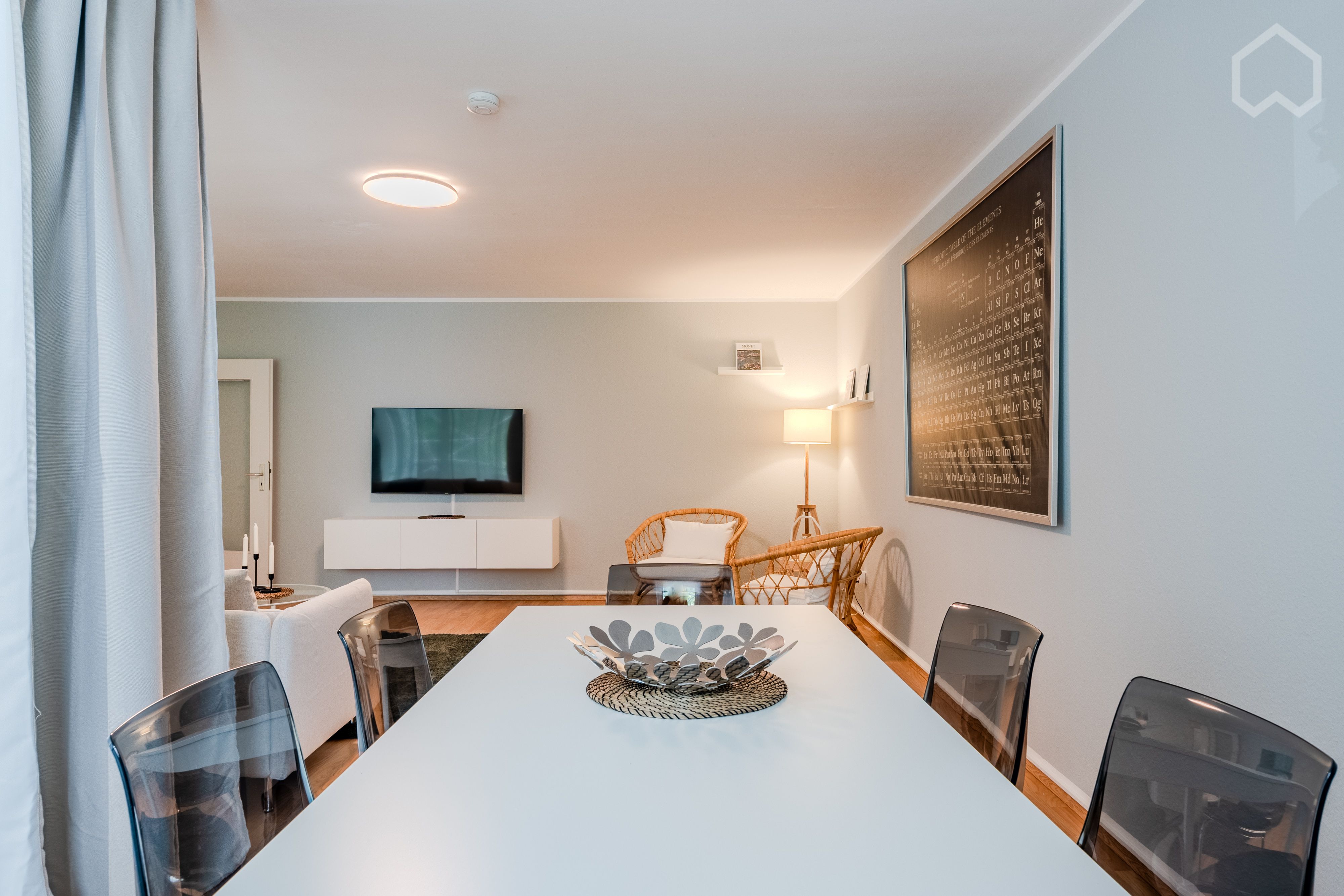  Furnished 5-Room Apartment In A Great Neighborhood Location- Perfect For Students  -  Furnished 5-room apartment in a great neighborhood location- Perfect for students  - Gallery -  26