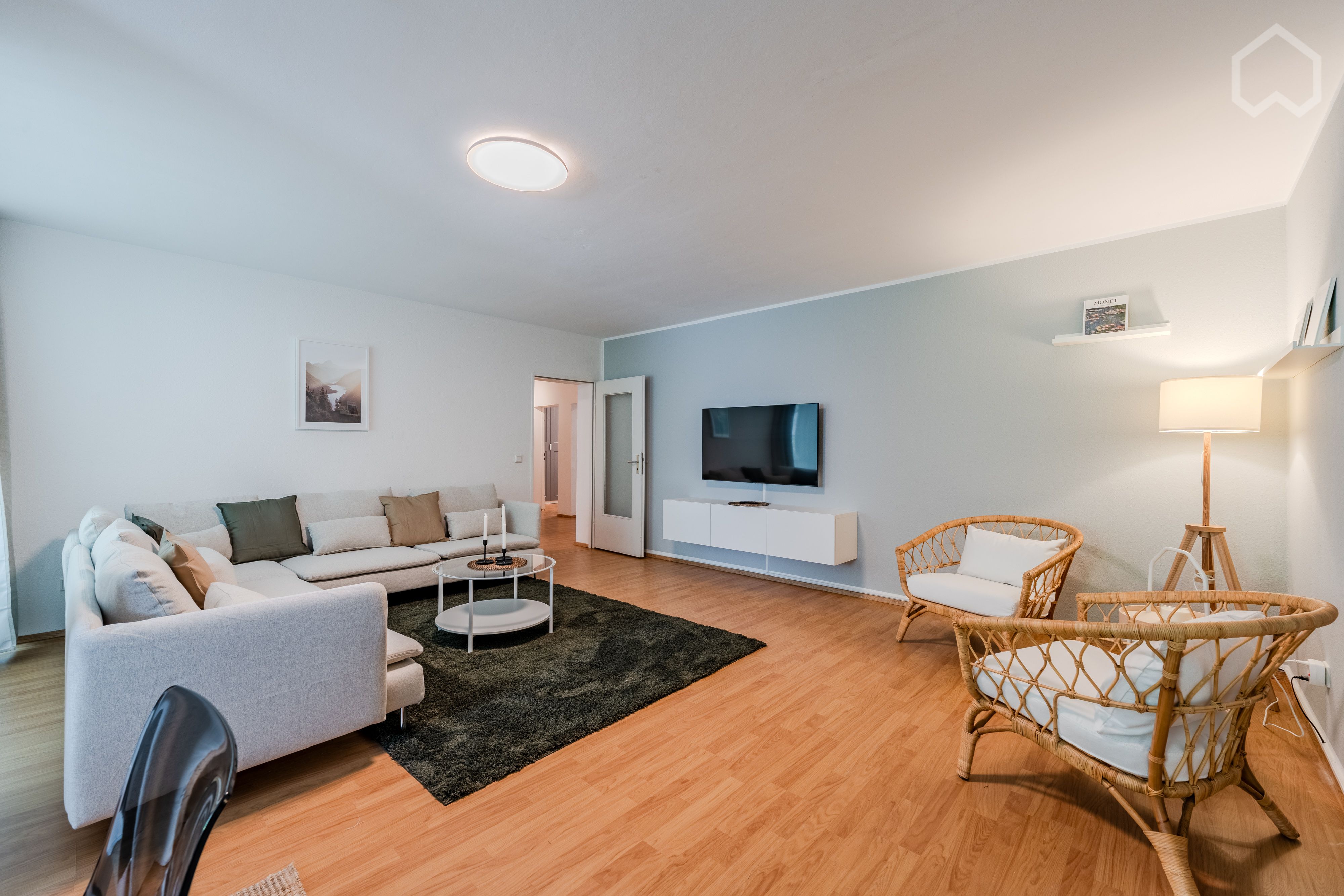  Furnished 5-Room Apartment In A Great Neighborhood Location- Perfect For Students  -  Furnished 5-room apartment in a great neighborhood location- Perfect for students  - Gallery -  28