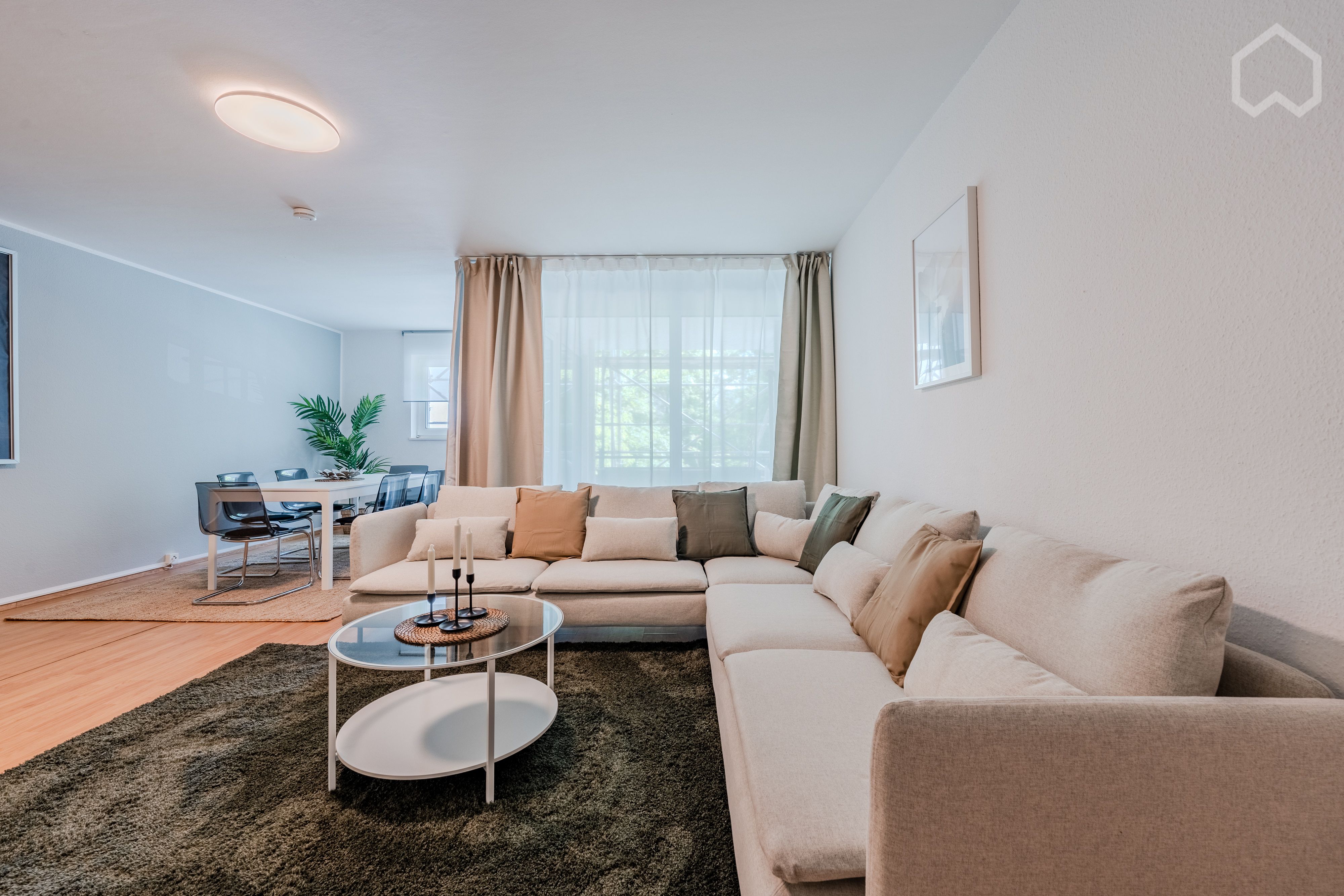  Furnished 5-Room Apartment In A Great Neighborhood Location- Perfect For Students  -  Furnished 5-room apartment in a great neighborhood location- Perfect for students  - Gallery -  29