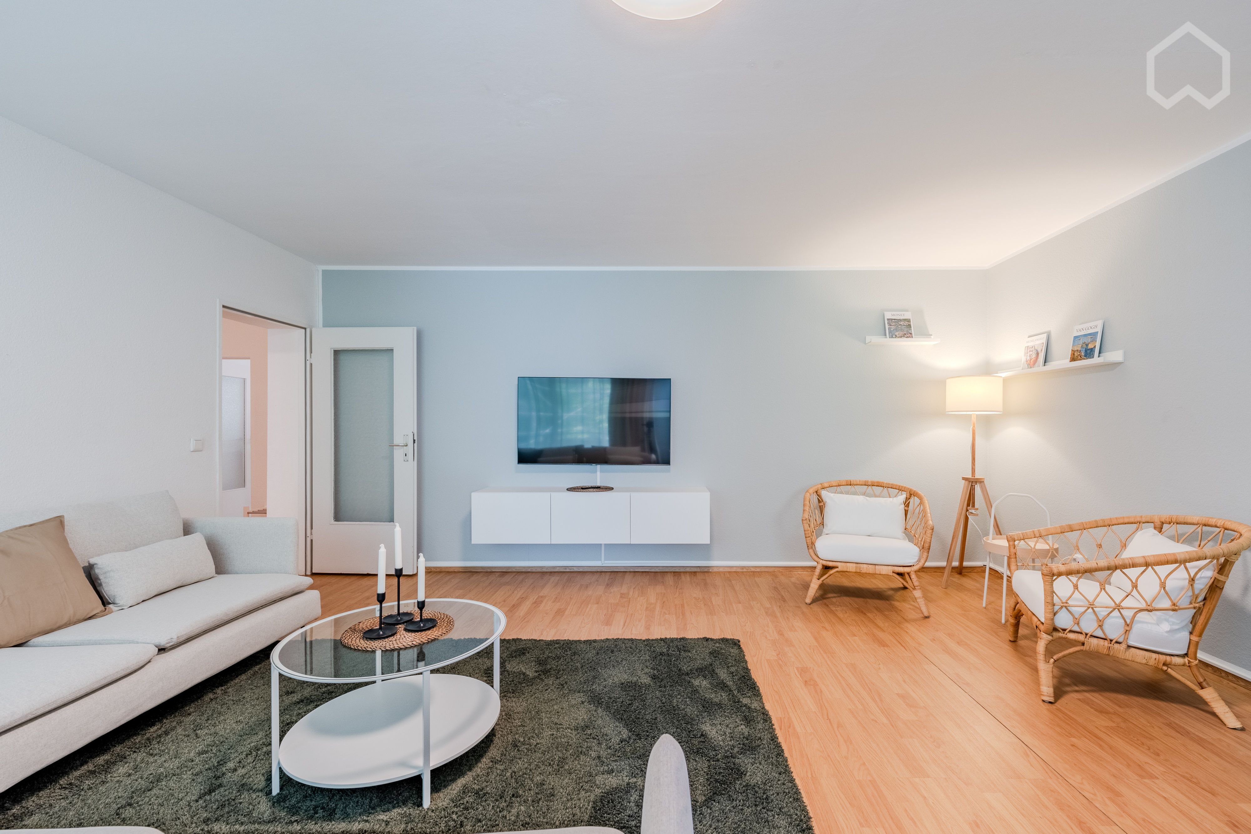  Furnished 5-Room Apartment In A Great Neighborhood Location- Perfect For Students  -  Furnished 5-room apartment in a great neighborhood location- Perfect for students  - Gallery -  27