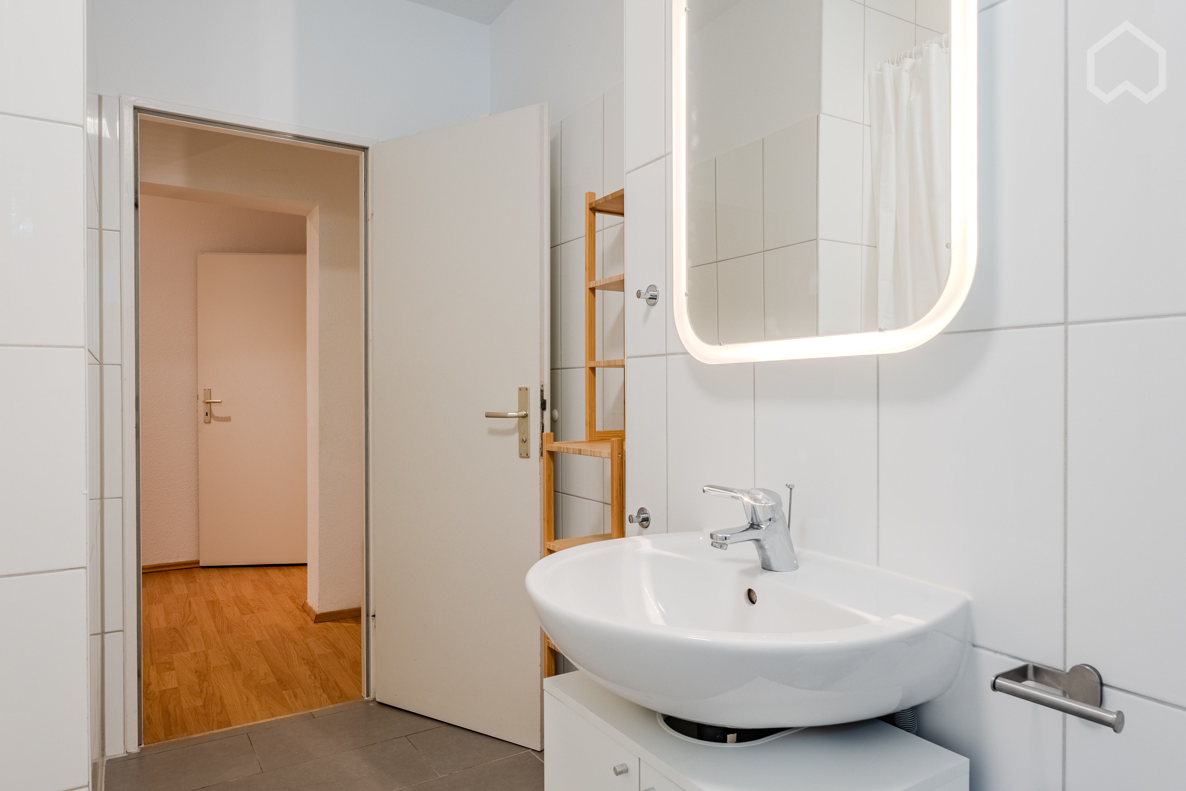  Furnished 5-Room Apartment In A Great Neighborhood Location- Perfect For Students  -  Furnished 5-room apartment in a great neighborhood location- Perfect for students  - Gallery -  16