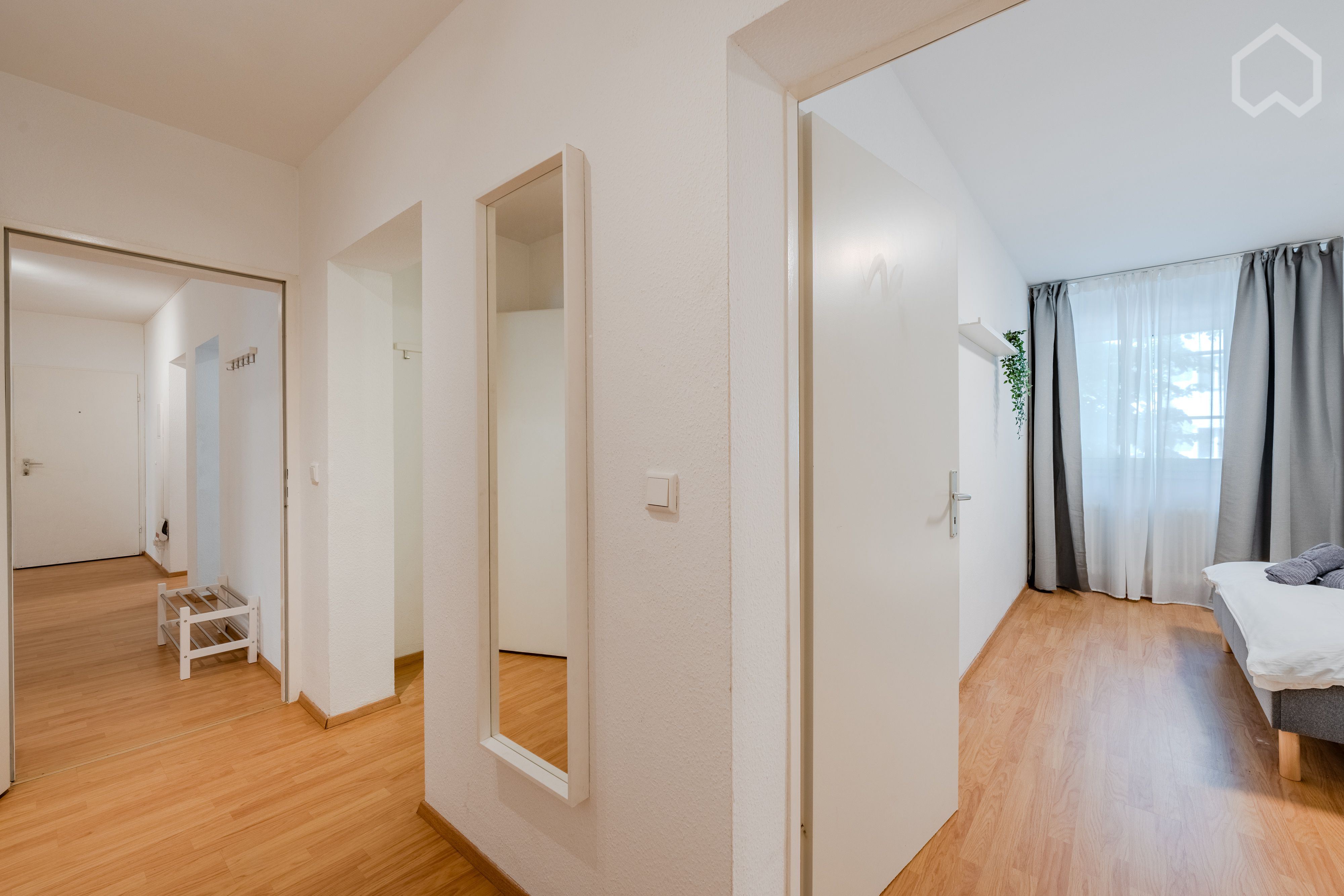  Furnished 5-Room Apartment In A Great Neighborhood Location- Perfect For Students  -  Furnished 5-room apartment in a great neighborhood location- Perfect for students  - Gallery -  1