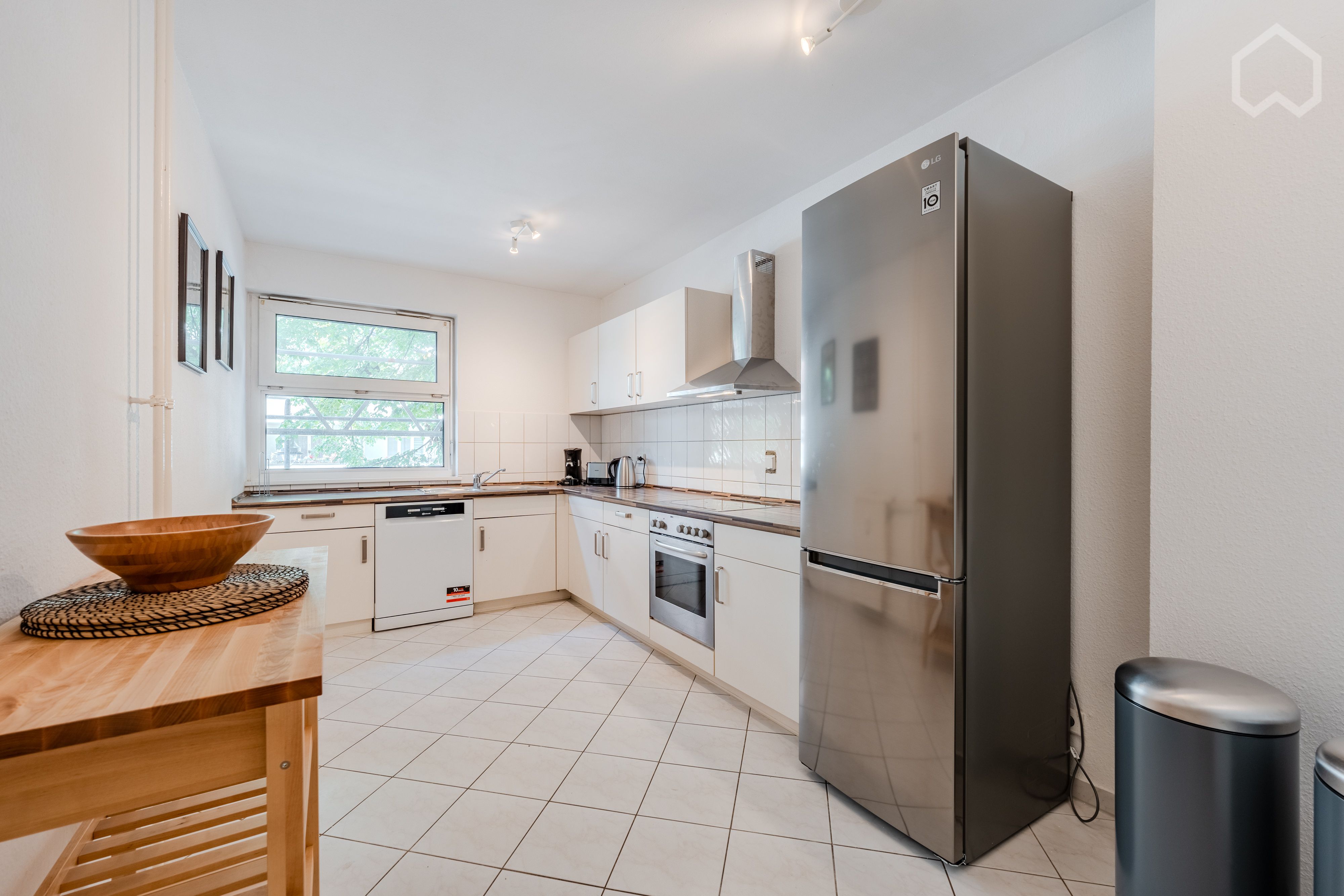  Furnished 5-Room Apartment In A Great Neighborhood Location- Perfect For Students  -  Furnished 5-room apartment in a great neighborhood location- Perfect for students  - Gallery -  35