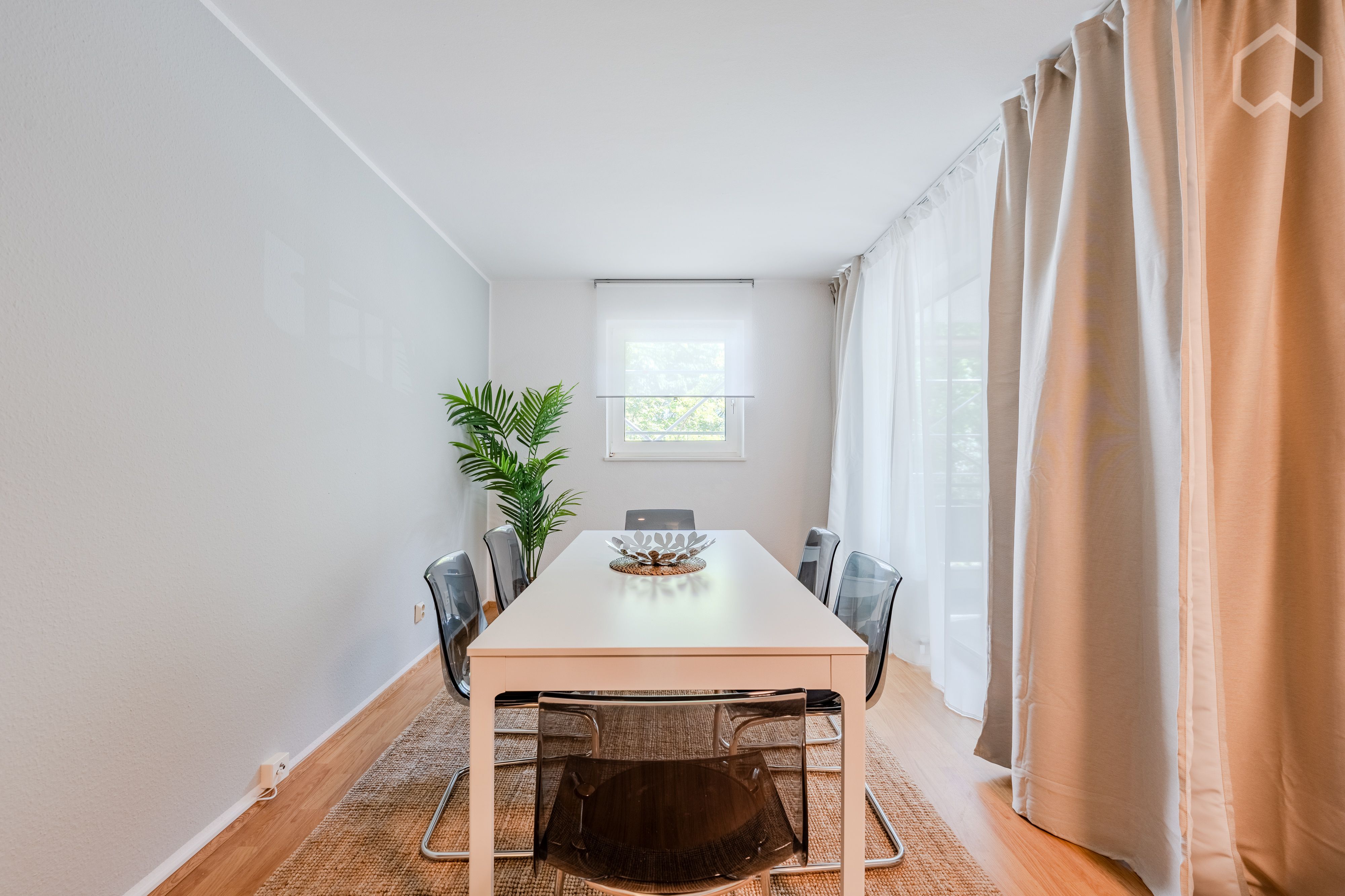  Furnished 5-Room Apartment In A Great Neighborhood Location- Perfect For Students  -  Furnished 5-room apartment in a great neighborhood location- Perfect for students  - Gallery -  32