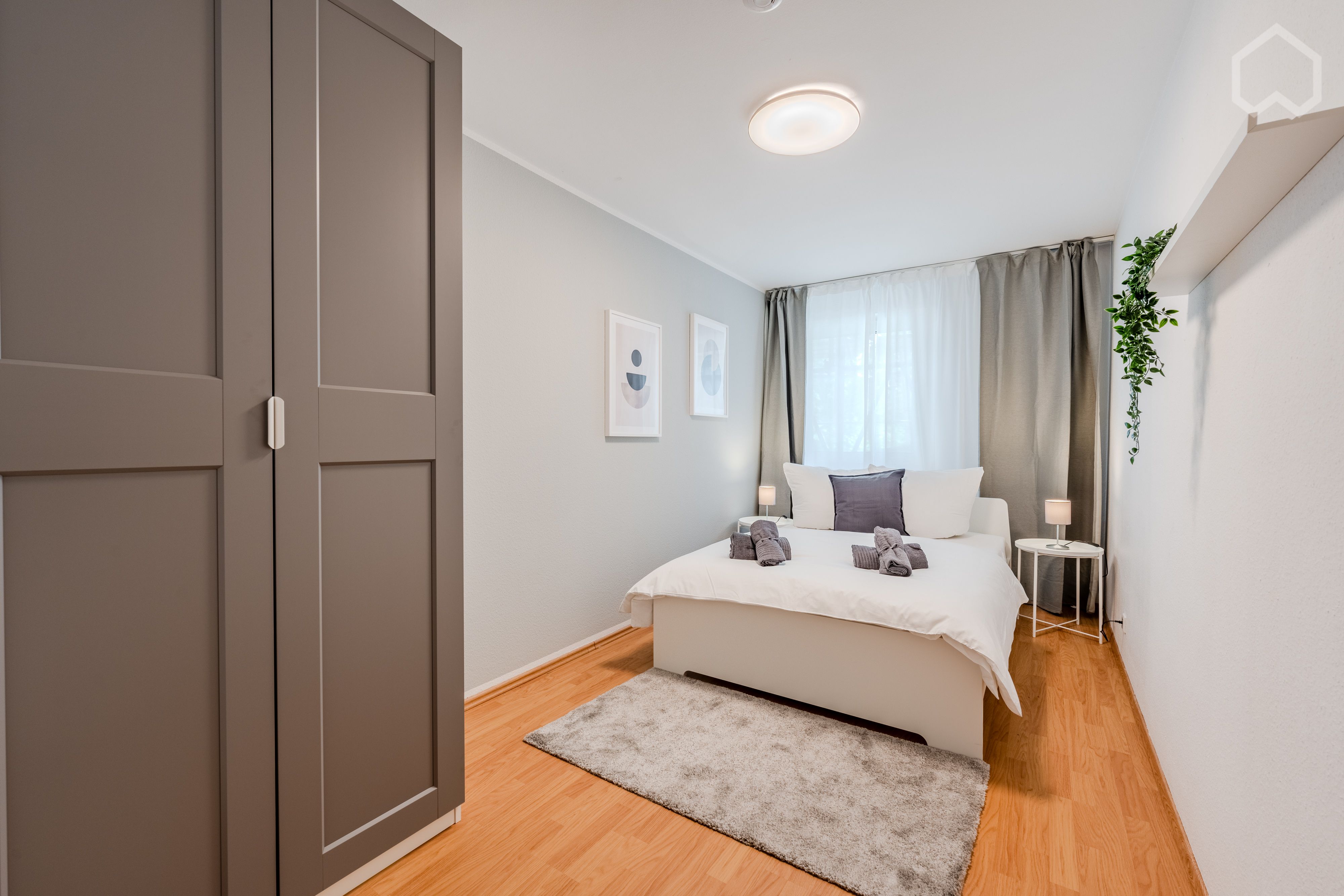  Furnished 5-Room Apartment In A Great Neighborhood Location- Perfect For Students  -  Furnished 5-room apartment in a great neighborhood location- Perfect for students  - Gallery -  8