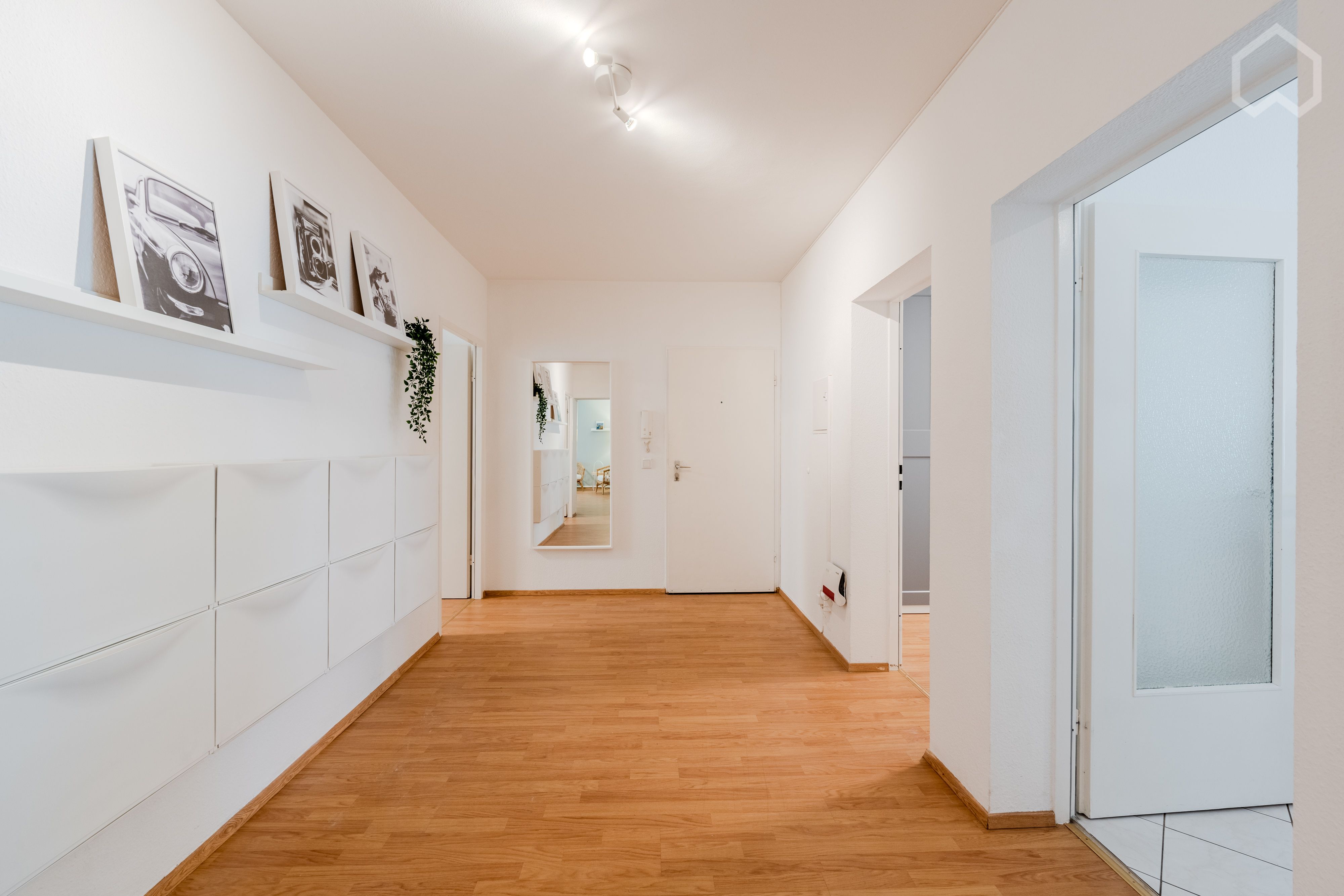  Furnished 5-Room Apartment In A Great Neighborhood Location- Perfect For Students  -  Furnished 5-room apartment in a great neighborhood location- Perfect for students  - Gallery -  10