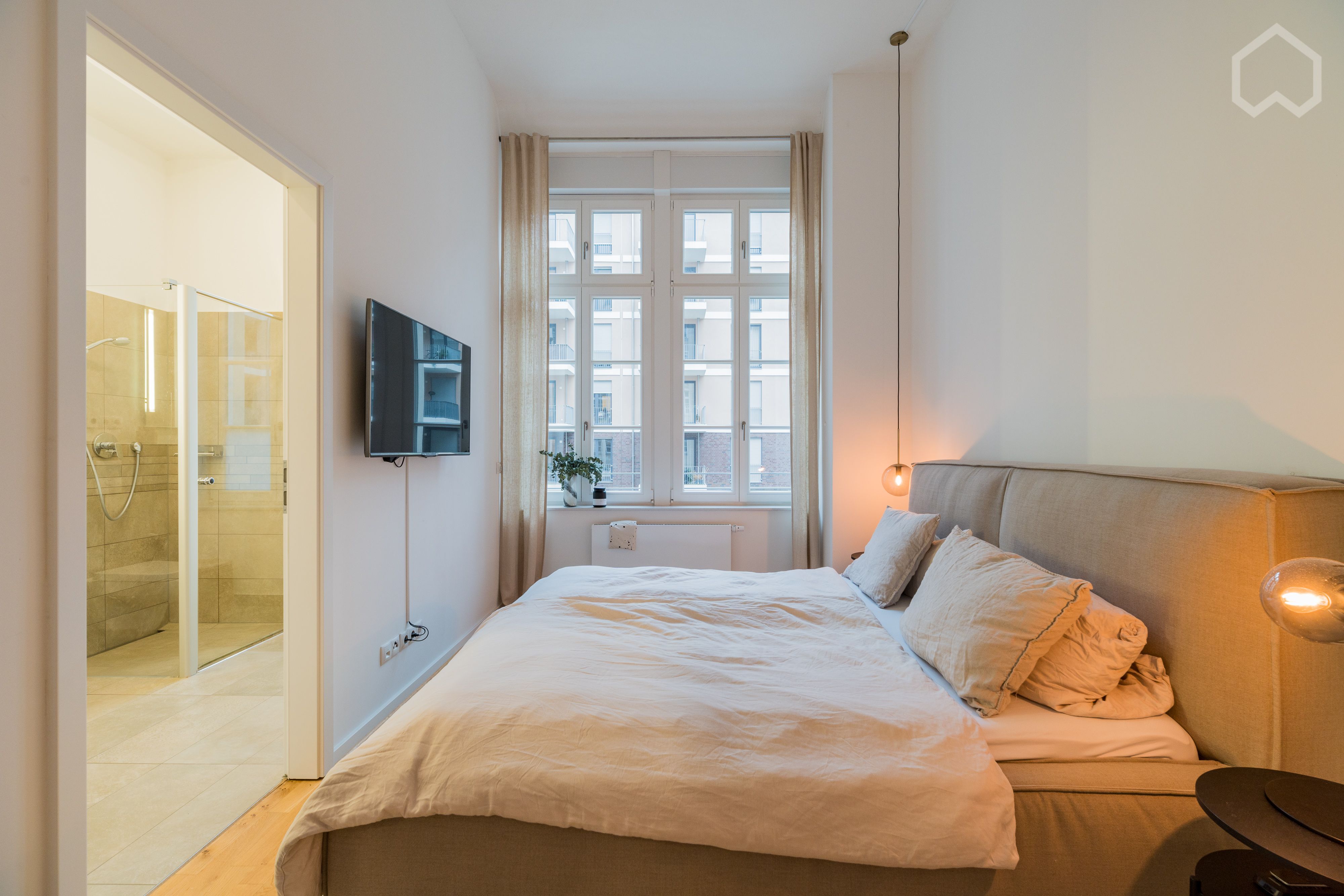  Central, Light-Flooded Design-Apartment With Balcony In Mitte  -  Central, light-flooded Design-Apartment with Balcony in Mitte  - Gallery -  30