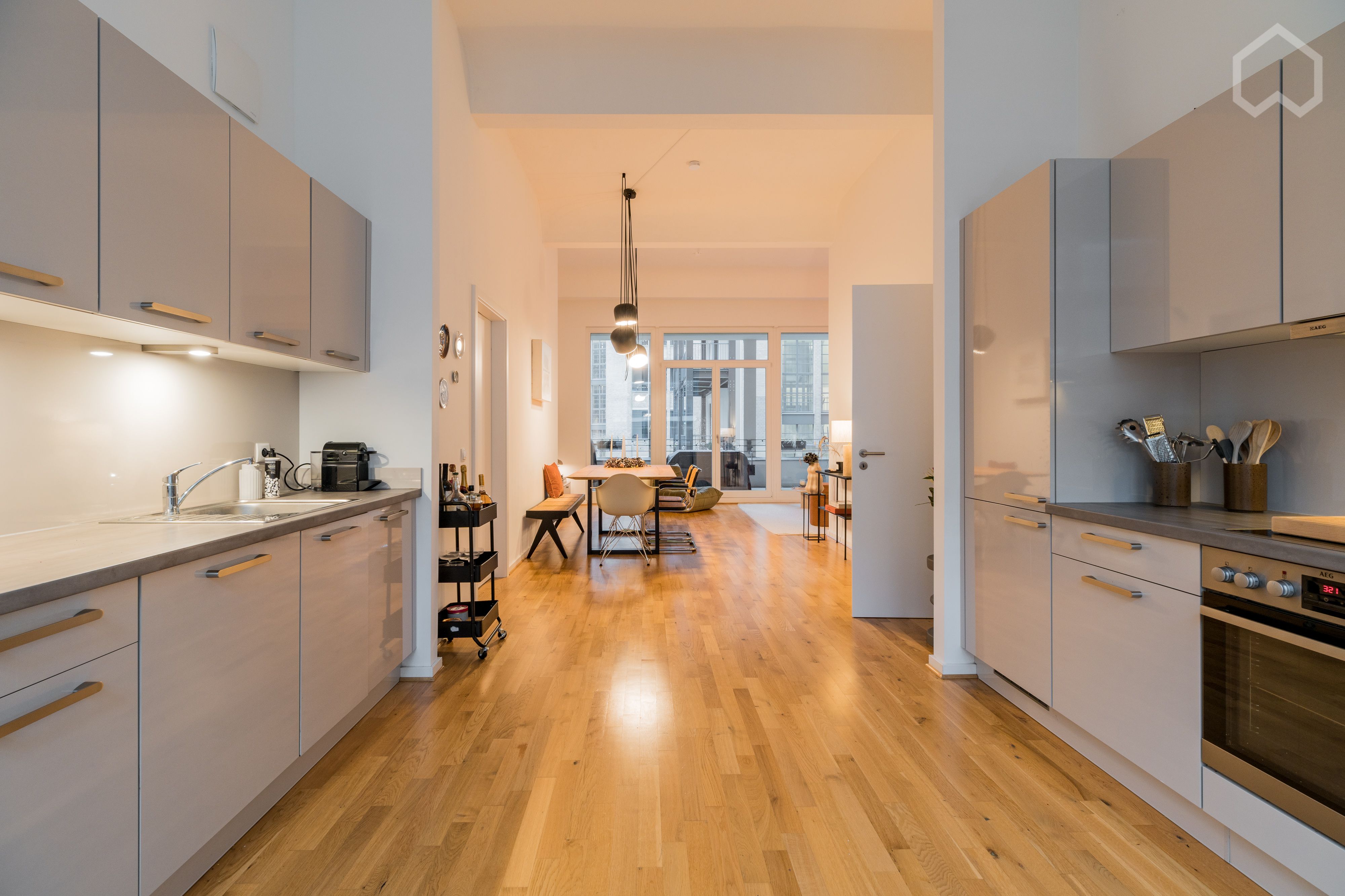  Central, Light-Flooded Design-Apartment With Balcony In Mitte  -  Central, light-flooded Design-Apartment with Balcony in Mitte  - Gallery -  3