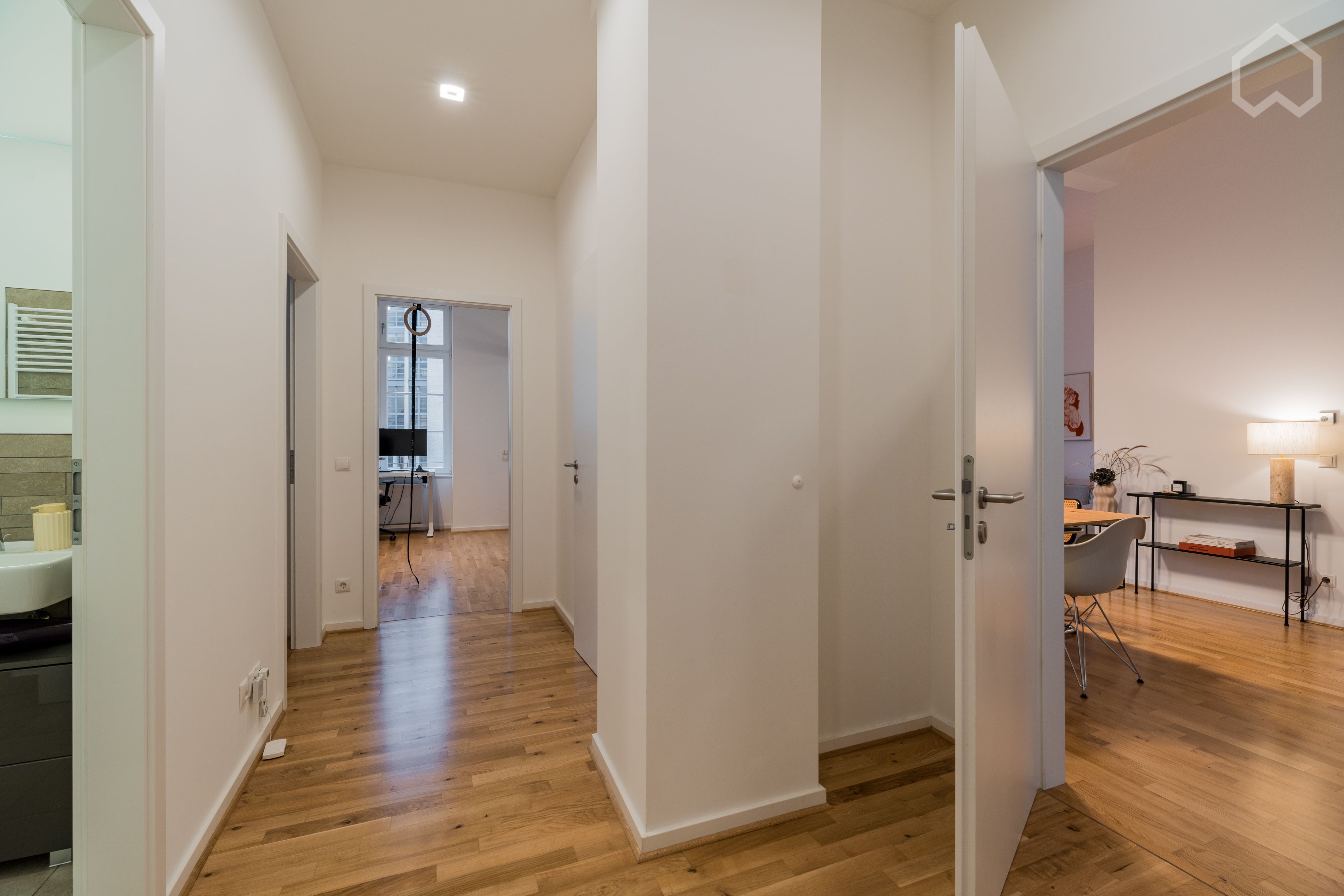  Central, Light-Flooded Design-Apartment With Balcony In Mitte  -  Central, light-flooded Design-Apartment with Balcony in Mitte  - Gallery -  5