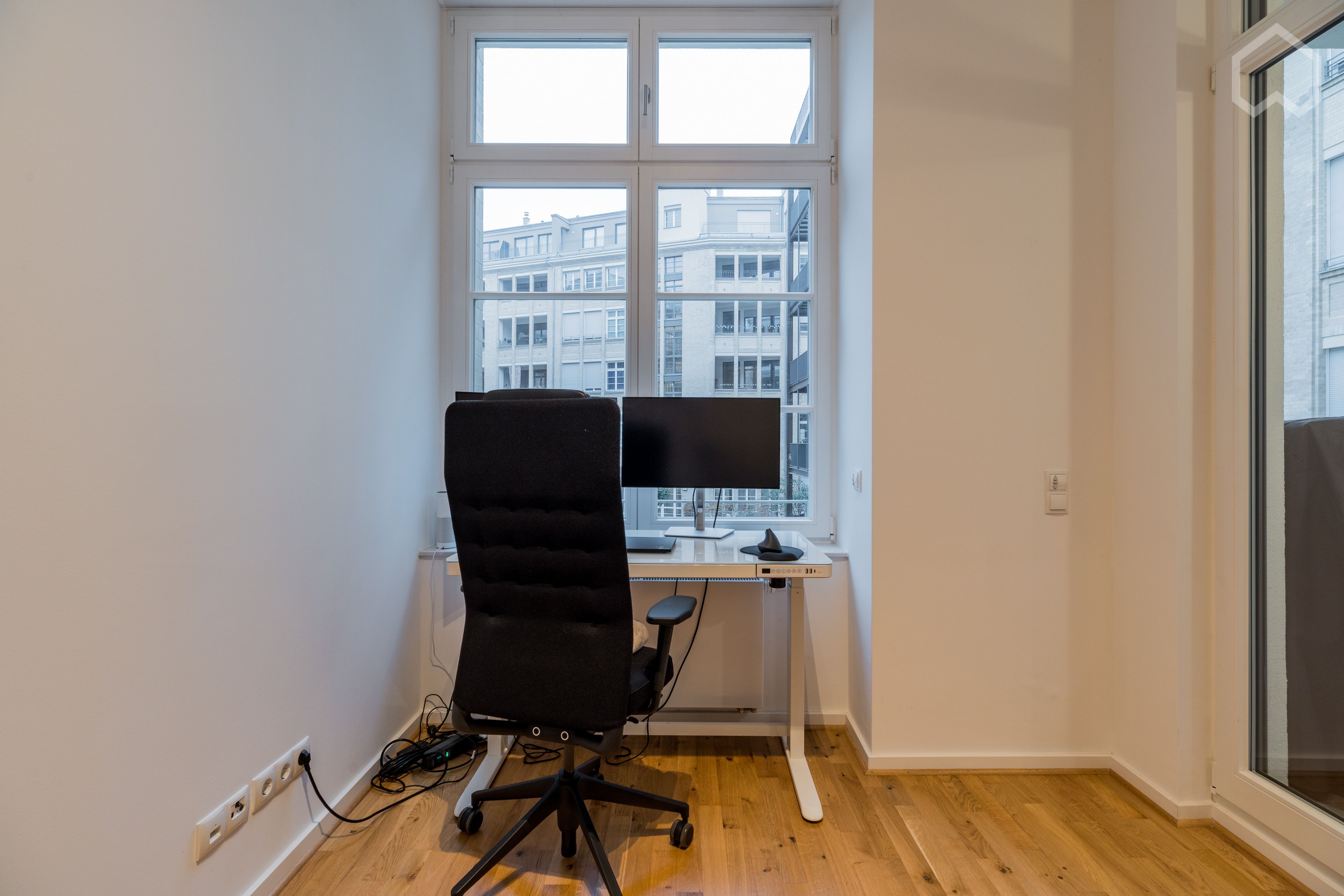  Central, Light-Flooded Design-Apartment With Balcony In Mitte  -  Central, light-flooded Design-Apartment with Balcony in Mitte  - Gallery -  6