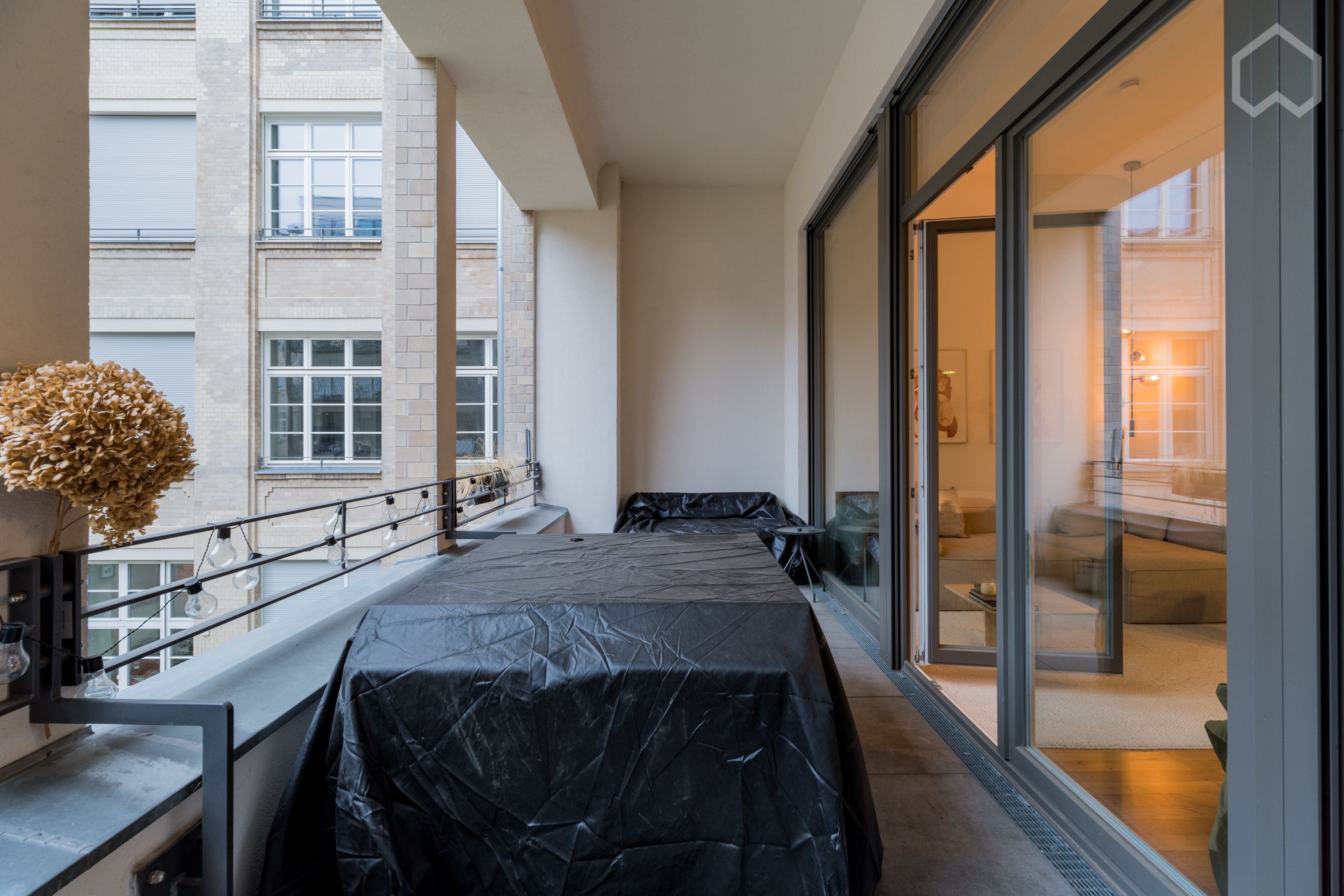  Central, Light-Flooded Design-Apartment With Balcony In Mitte  -  Central, light-flooded Design-Apartment with Balcony in Mitte  - Gallery -  9